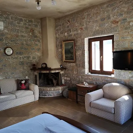 παραδοσιακός πύργος Nyaraló Jeroliménasz