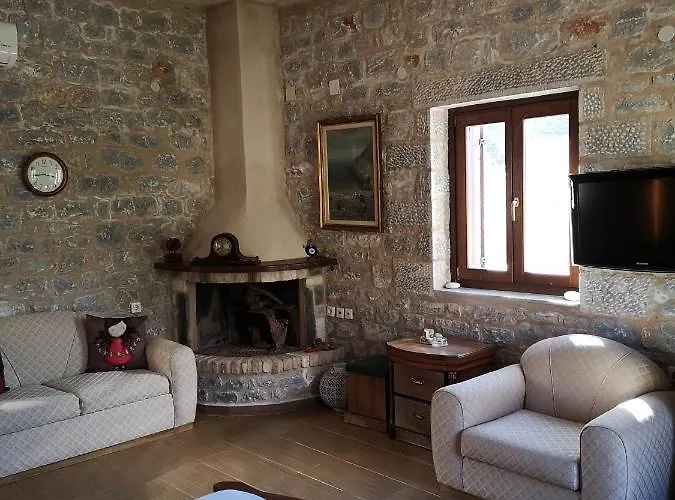 παραδοσιακός πύργος Nyaraló Jeroliménasz