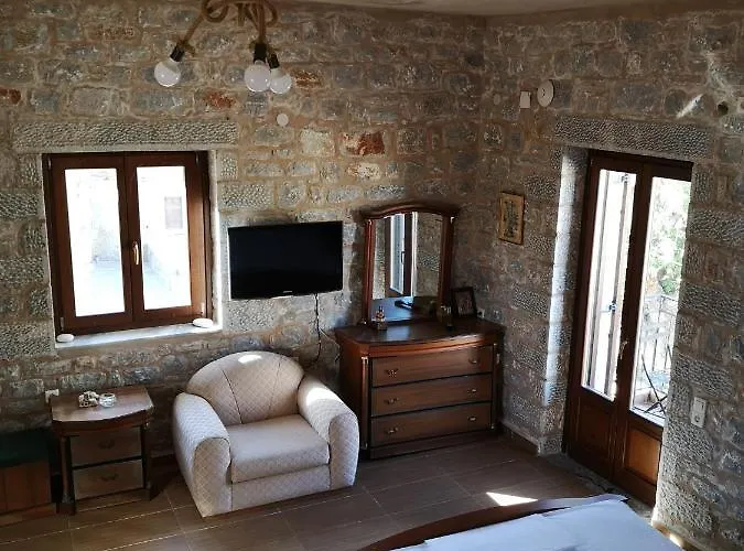 παραδοσιακός πύργος Jeroliménasz