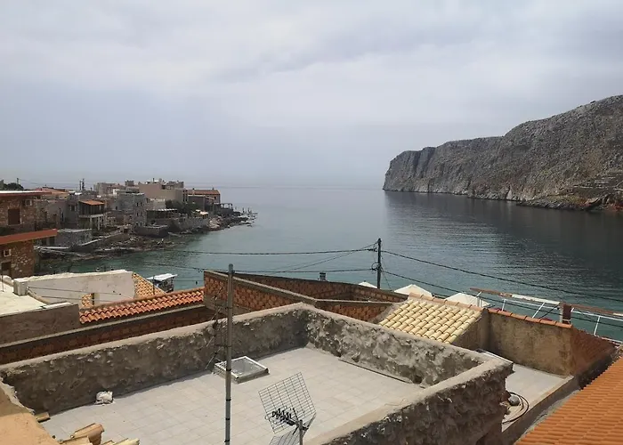 παραδοσιακός πύργος Nyaraló Jeroliménasz